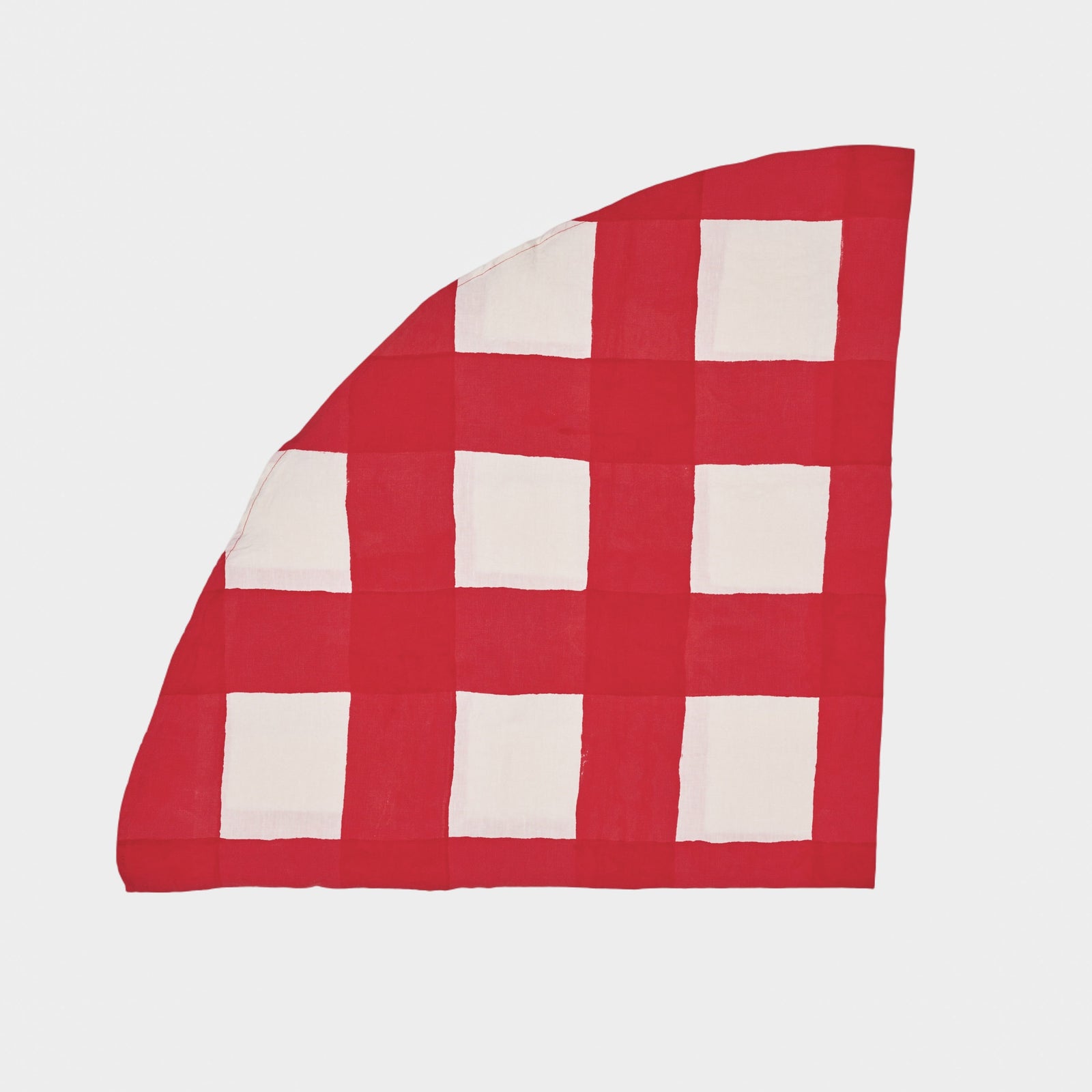 Checkered Red/White Linen Tablecloth - Round