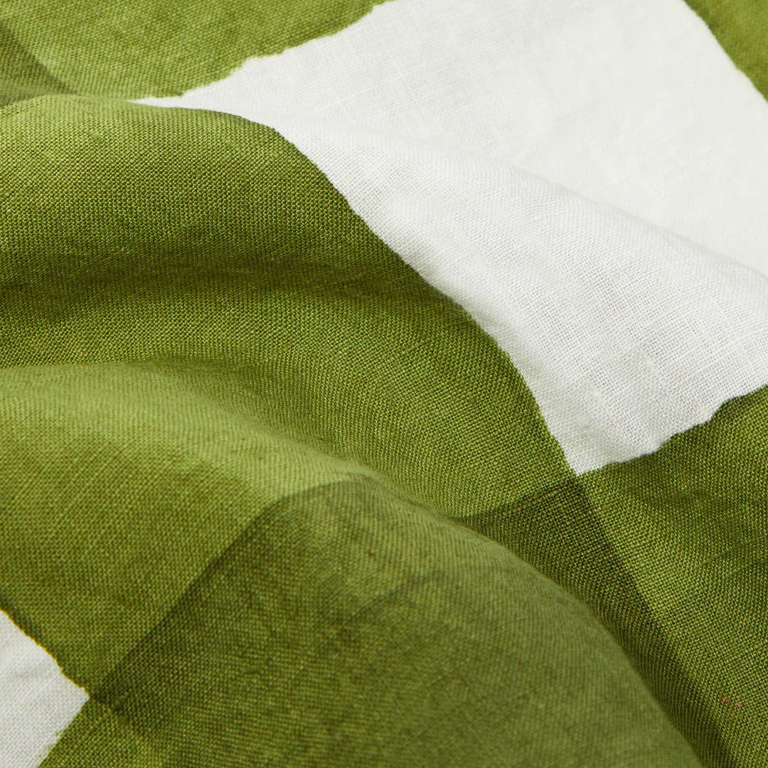 Checkered White/Green Linen Tablecloth - Round